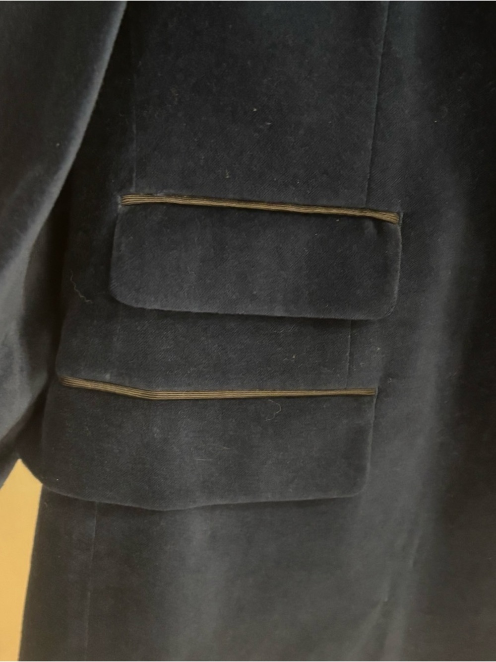TALLIA Men's Dark Navy Velvet Blazer with Contrast Trim - Picture 5 of 14